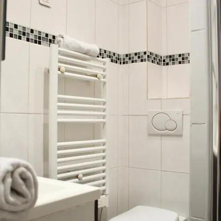 Cozy Apt Renovated At Canal Saint Martin *