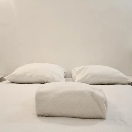 Cozy Apt Renovated At Canal Saint Martin