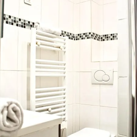 Apartment Cozy Apt Renovated At Canal Saint Martin